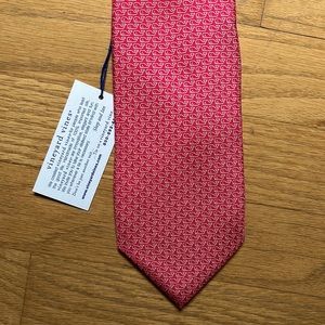 NWT pink Vineyard Vines tie